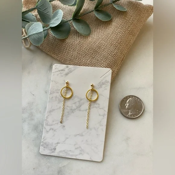 Dainty gold plated chain earrings - Picture 3 of 4